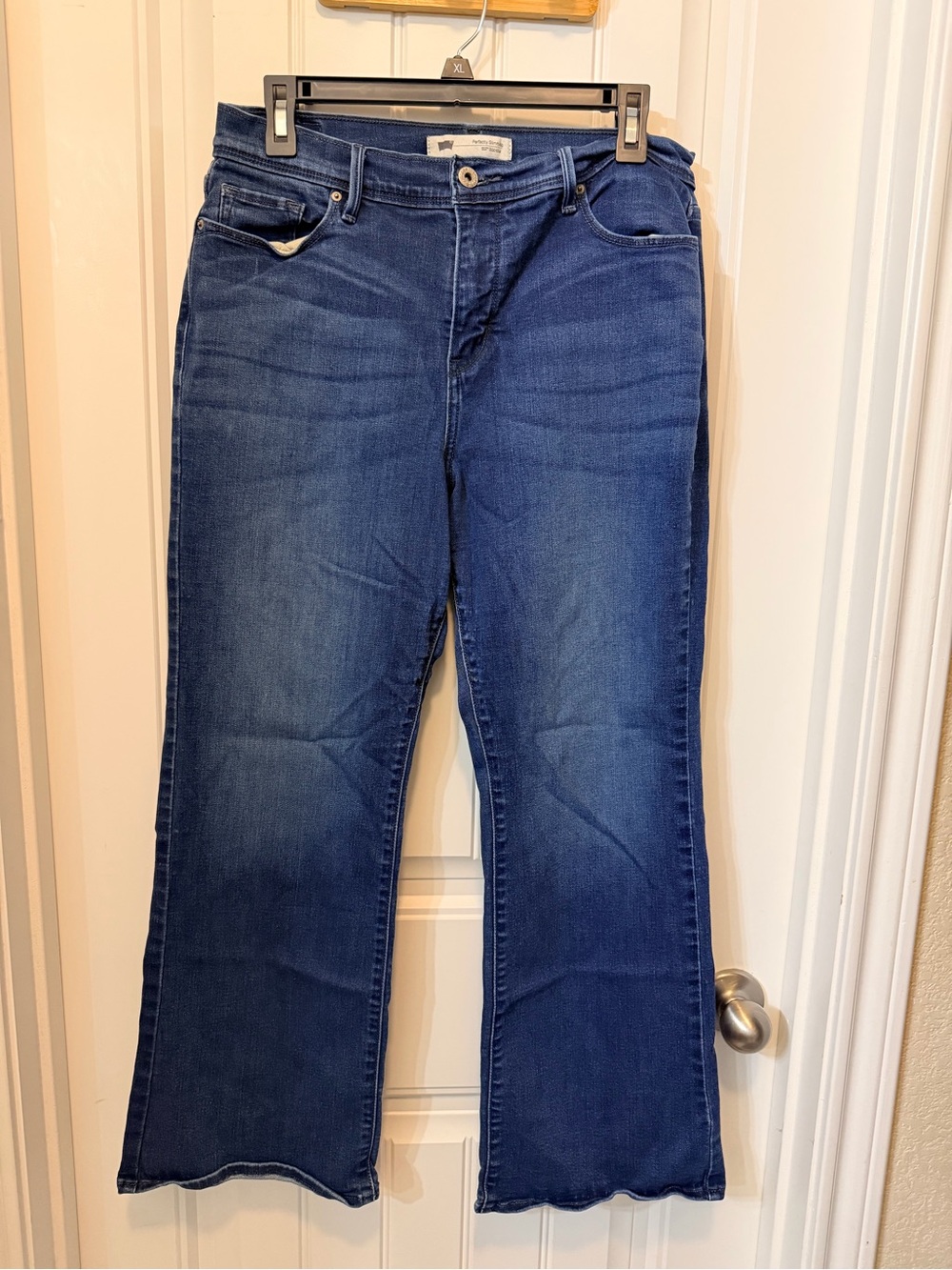 Levi's Women's Dark Blue bootcut Jeans